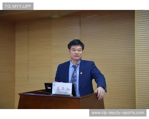 湘超门将杨立明:水产摊主的绿茵逆袭 湘超门将杨立明:水产摊主的绿茵逆袭